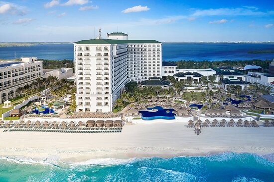 Beachfront hotels in Cancun