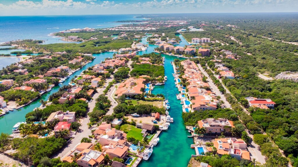 How to get to Puerto Aventuras